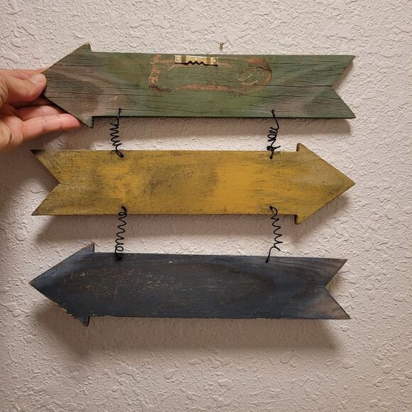 Wooden Farm Arrow Direction Says Sign - Picture 4 of 6